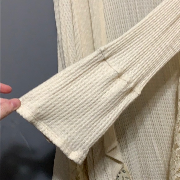 Lace cover up - Picture 3 of 4